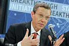 Astronomer Avi Loeb Says Aliens Have Visited, and He ?s Not Kidding  |  te:   - the speculations about it's shape are based on the way it's...
