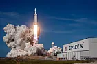 Musk send Red Roadster into space on a Falcon Heavy Rocket  |  Den tirsdag den 6. februar 2018 kl. 21.58.10 UTC+1 skrev amdx: lift-off:...