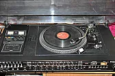 comment  démonter une chaine compacte an cienne Panasonic SG-309OLD ?  |  Bonsoir Quelqu'un sait il comment démonter ça ?...