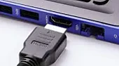 HDMI - orientacja |  Czy zawsze w laptopie gniazdo HDMI jest w tej orientacji? Czyli węższym do...