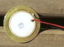 Teste Piezo Buzzer  |  Hej Gruppe :)Jeg sidder med en lille Piezo Buzzer næsten magen til denne...